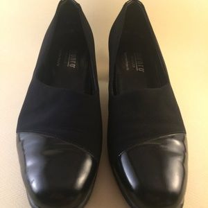 Munro Stretch Fabric Professional Shoe Low Heel